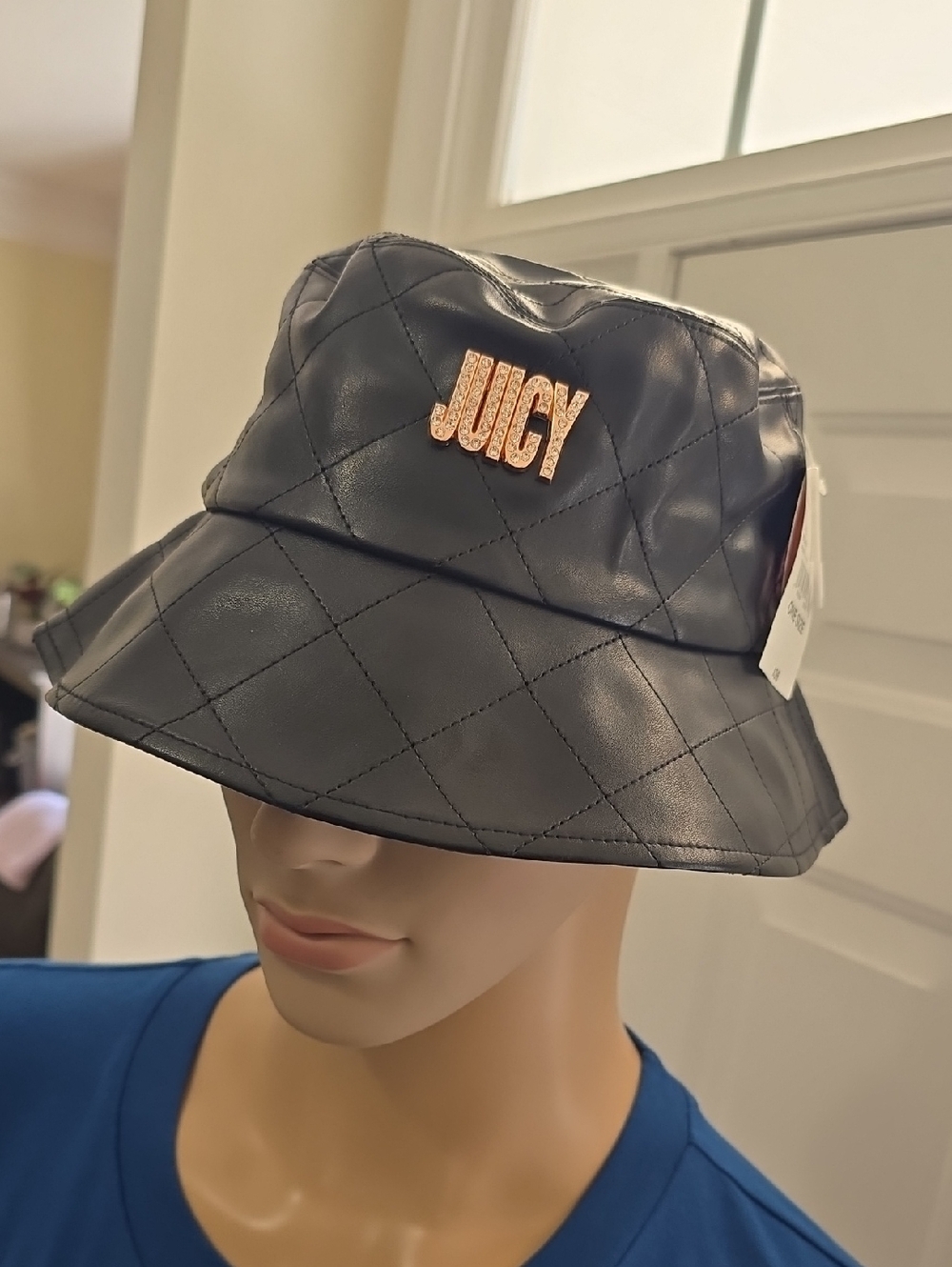 JUICY COUTURE SIGNATURE BRAND WOMEN'S PLEATHER BUCKET HAT ONE SIZE FITS MOST